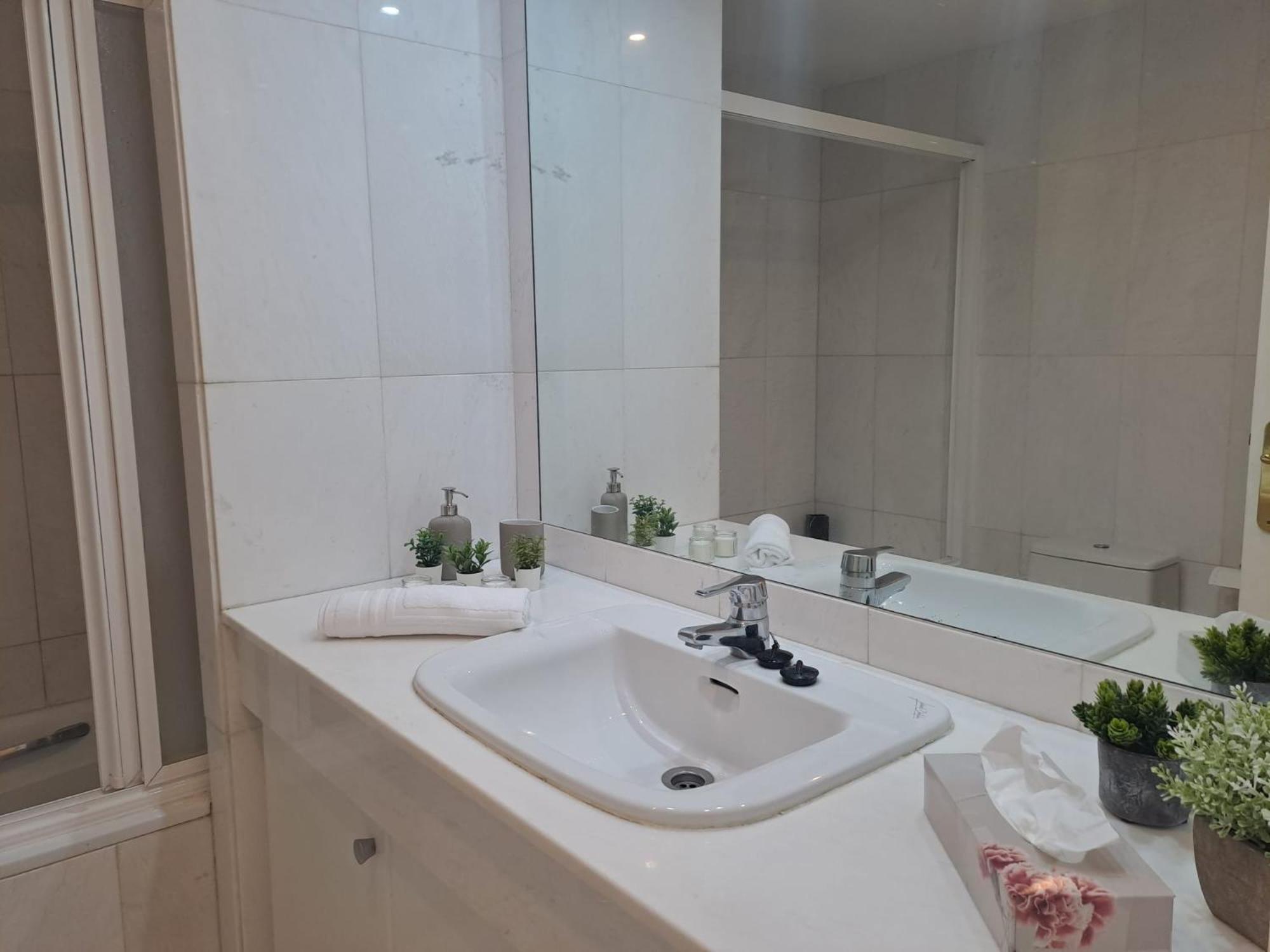Luminous Apartment In Playas Del Duque , Puerto Banus By Holidays & Home มาร์เบยา ภายนอก รูปภาพ